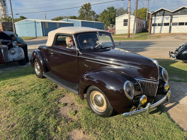 1939 Ford Deluxe for Sale